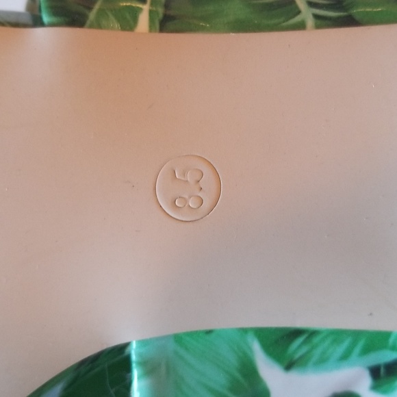 Palm Print Kitten Heels - Picture 2 of 4